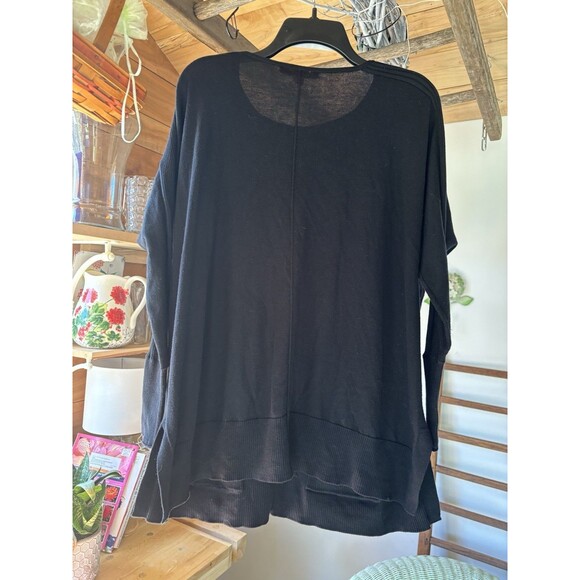 Lilly Pulitzer Black Sweater with Two Pockets Side Slits Medium EUC Fall Winter - Picture 4 of 6